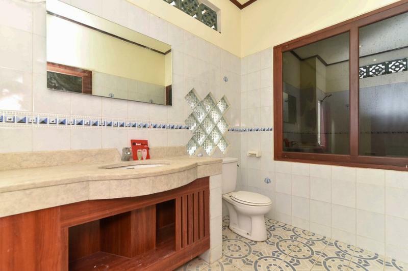 فندق ريد دورز بلس نير سيمينياك سكوير دنباسار المظهر الخارجي الصورة
